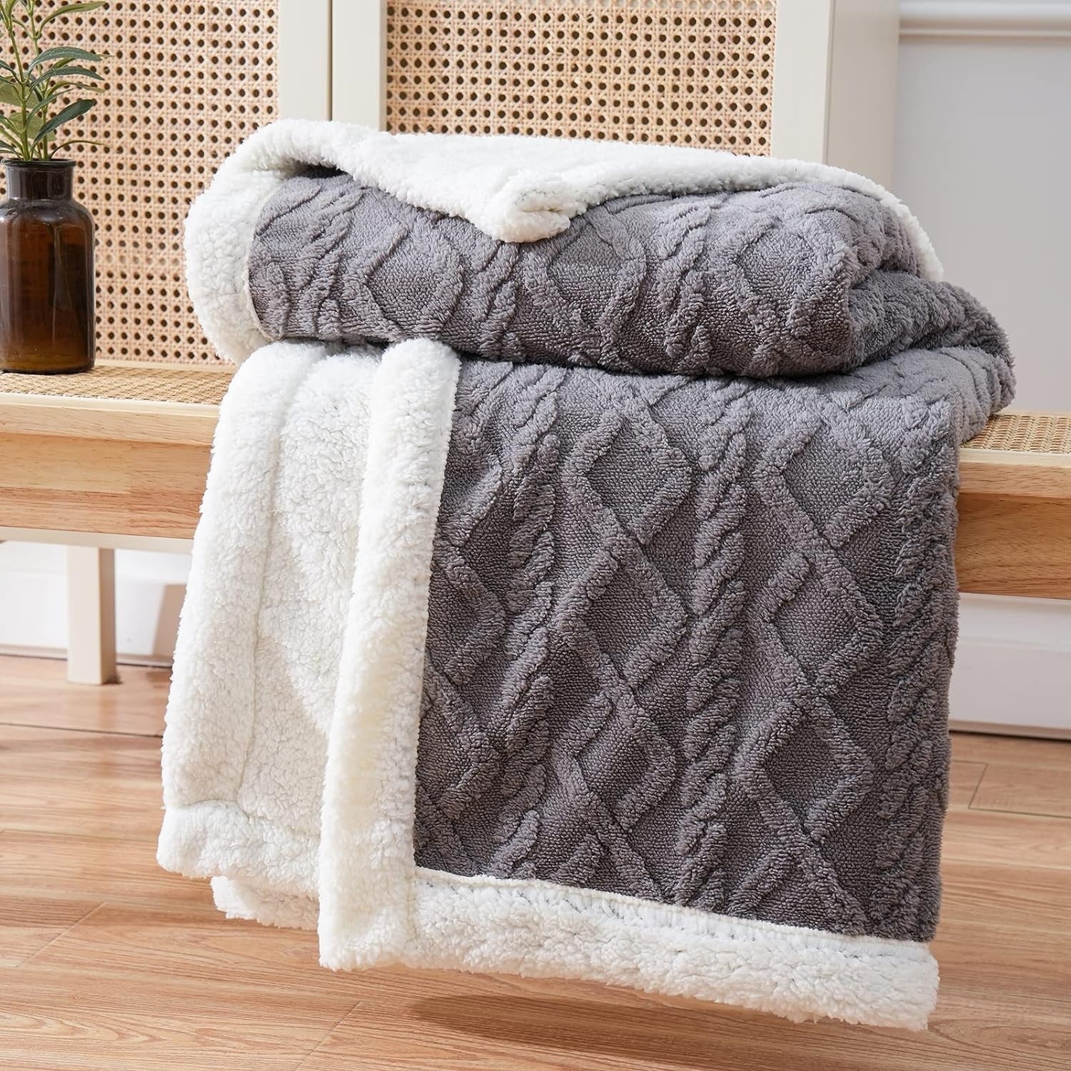 Snuggle Sherpa Blanket™️ – Casa & Beyond US
