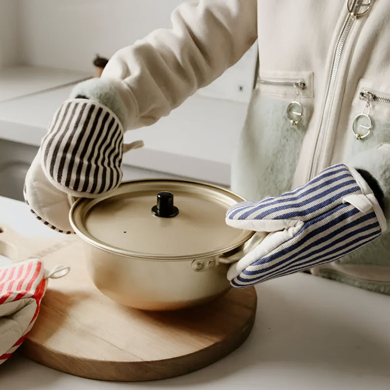 Striped Heat-Resistant Kitchen Mitts