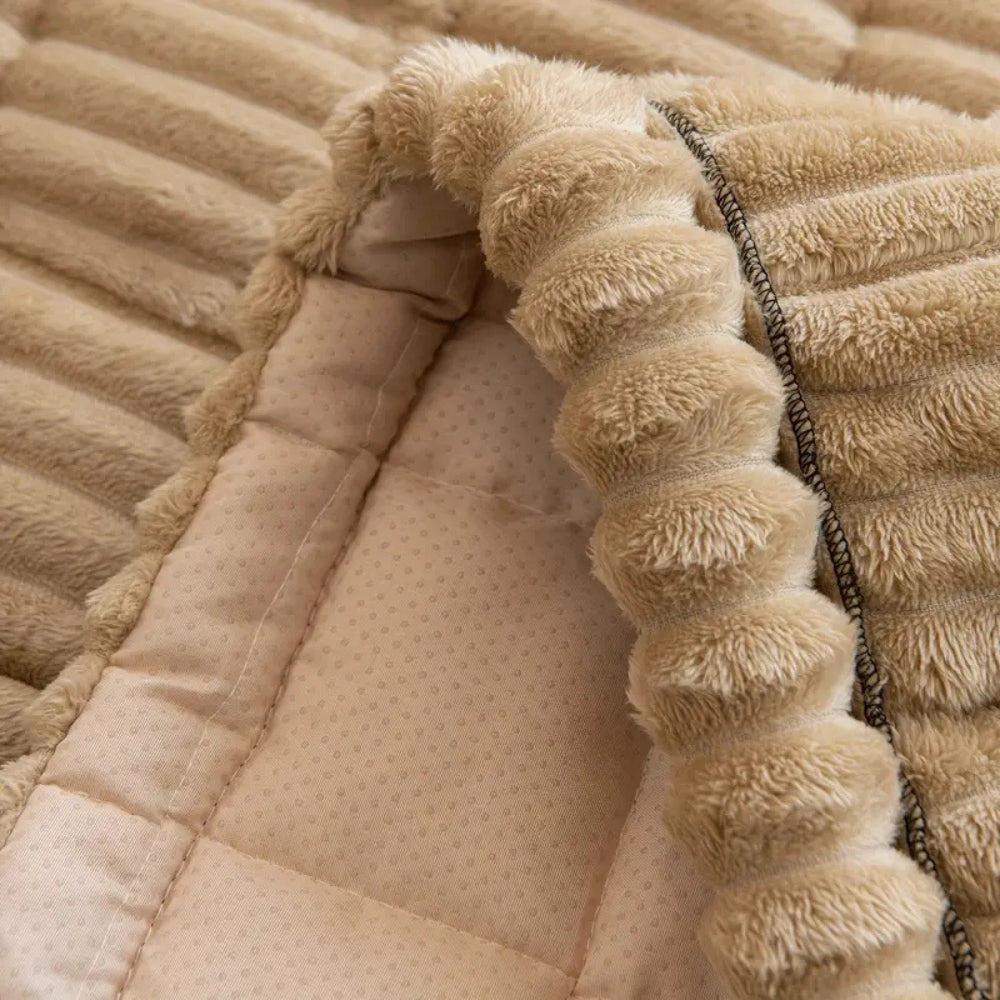 Plush Pleated Cover for Dogs (B1G1)