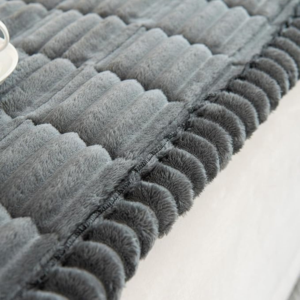 Plush Pleated Cover for Dogs (B1G1)