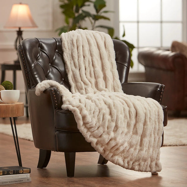 Chic Casa Faux Fur Blanket